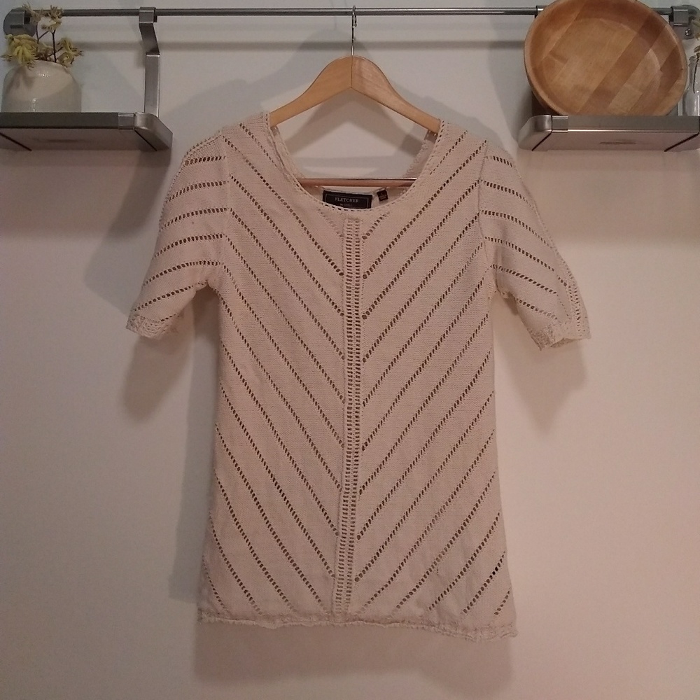 Short-sleeve sweater